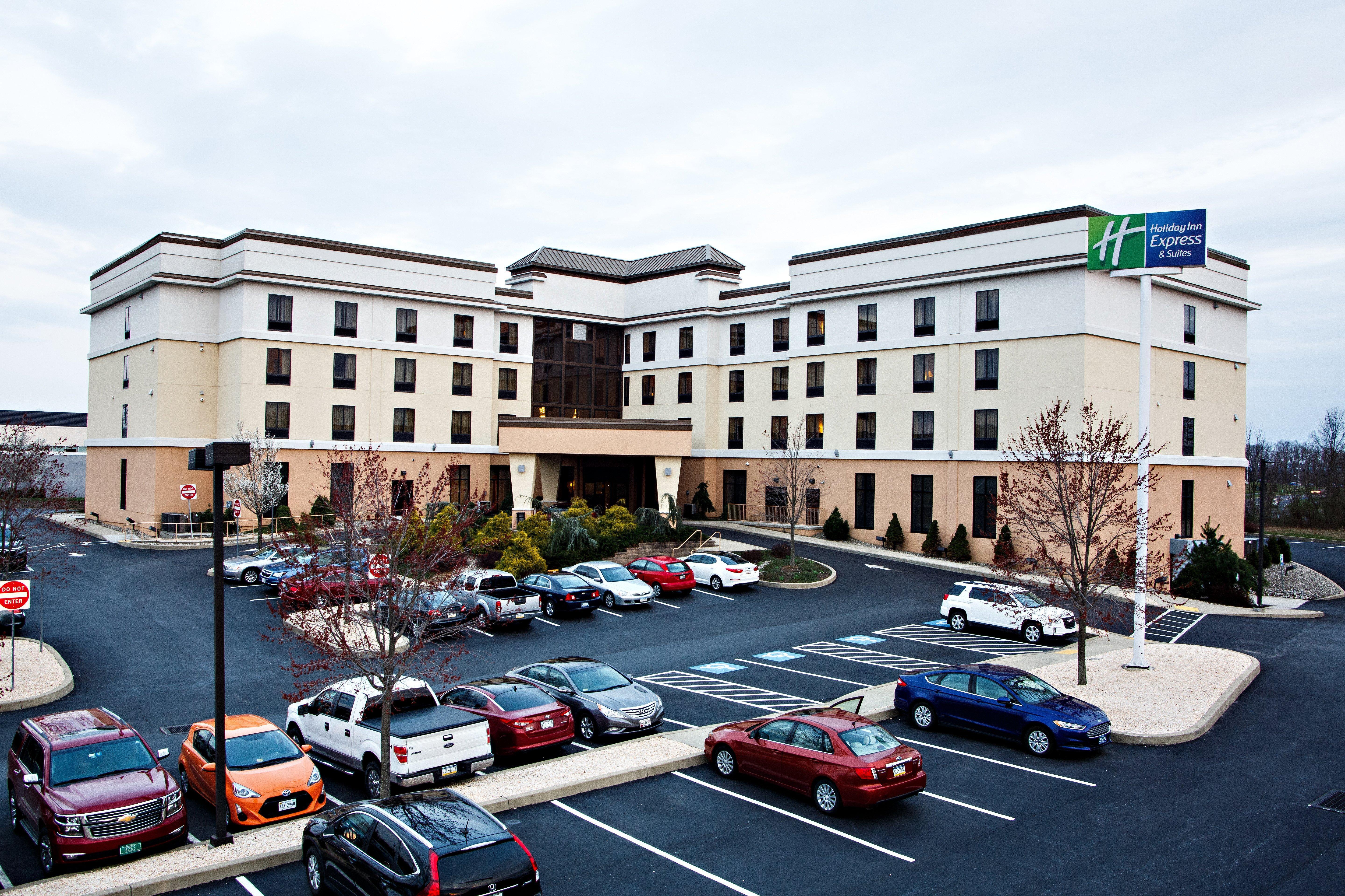 Holiday Inn Express & Suites Harrisburg West Меканиксберг Экстерьер фото