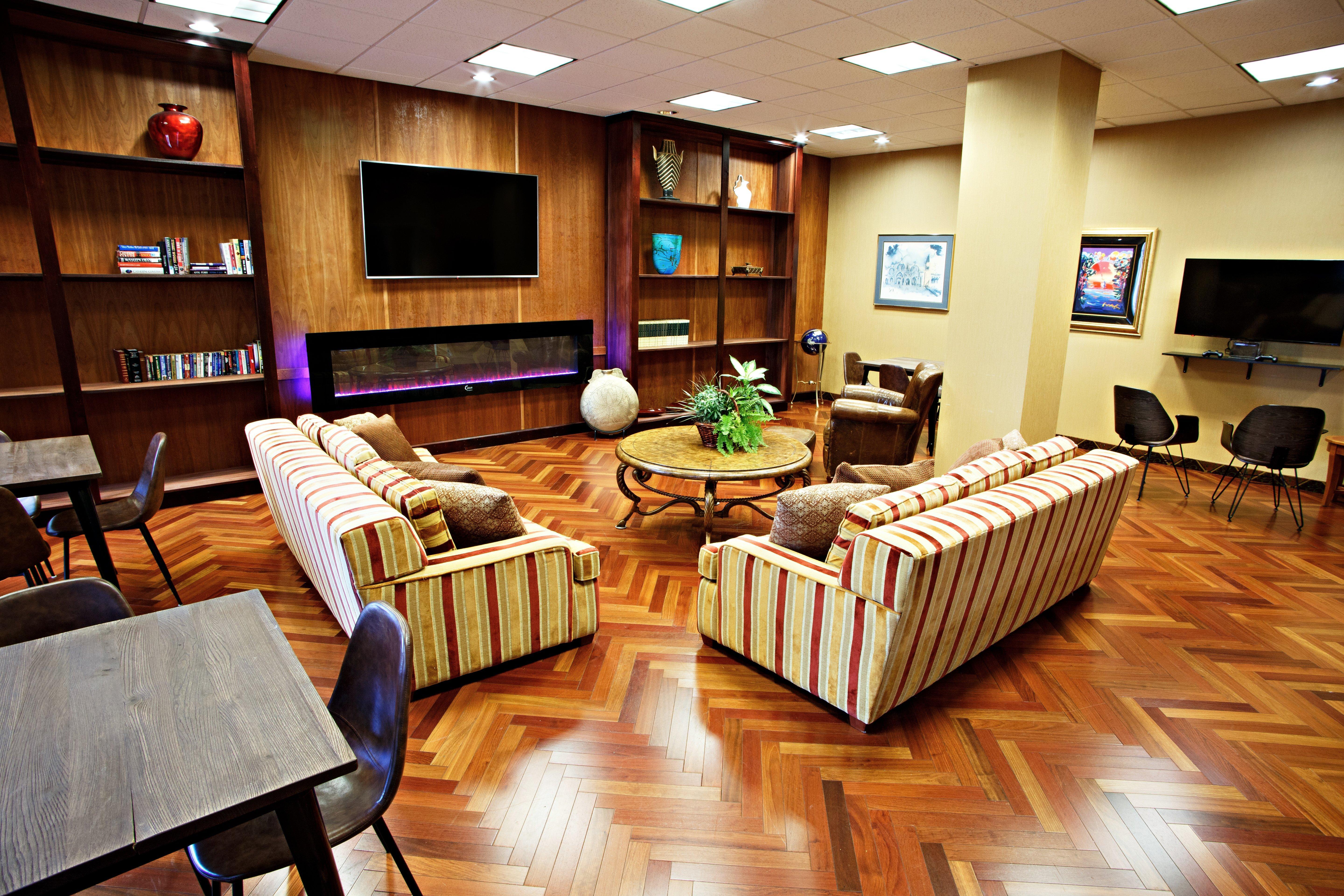 Holiday Inn Express & Suites Harrisburg West Меканиксберг Экстерьер фото