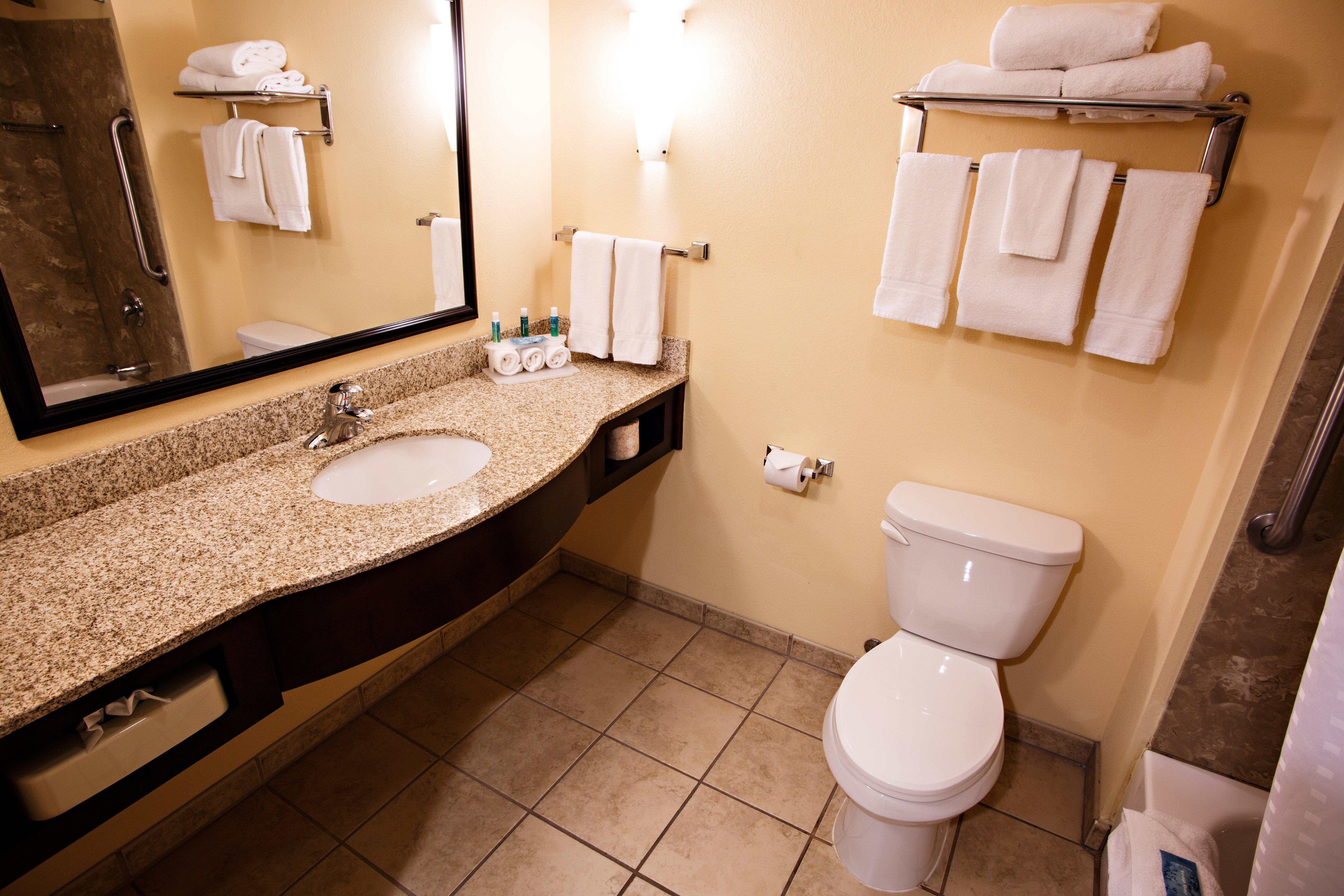 Holiday Inn Express & Suites Harrisburg West Меканиксберг Экстерьер фото