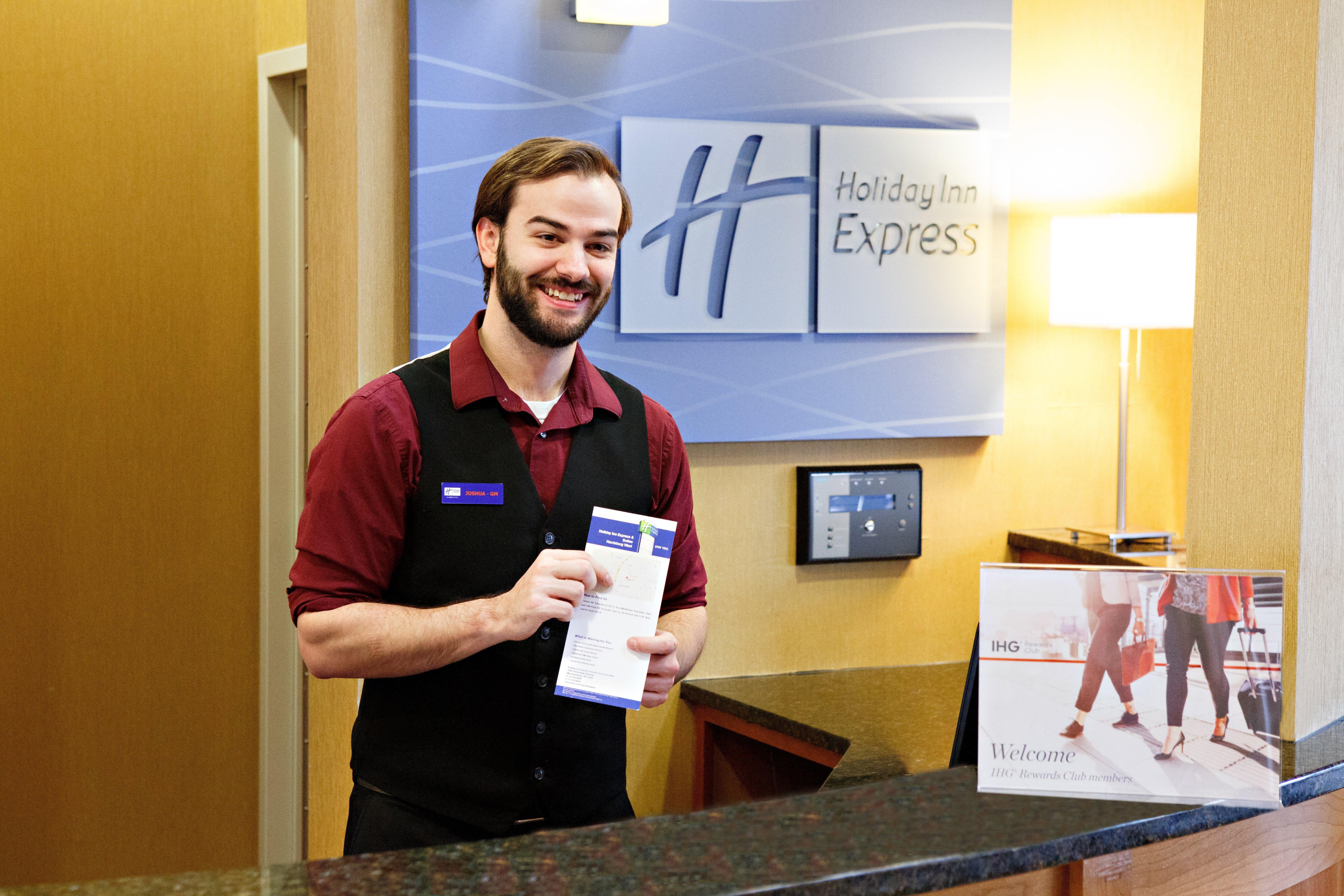 Holiday Inn Express & Suites Harrisburg West Меканиксберг Экстерьер фото
