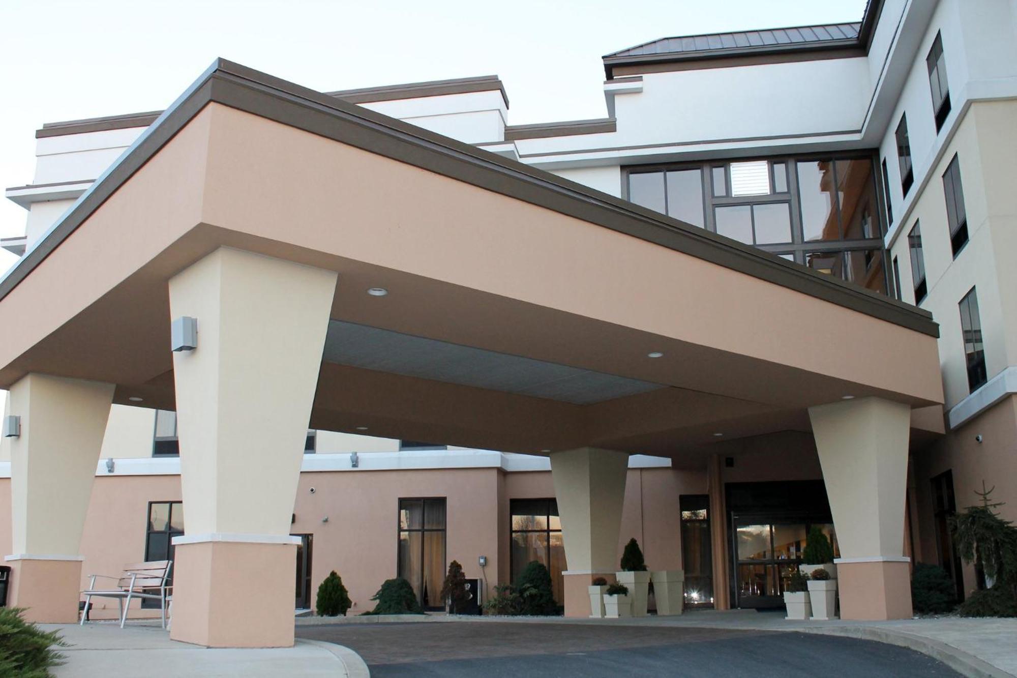 Holiday Inn Express & Suites Harrisburg West Меканиксберг Экстерьер фото