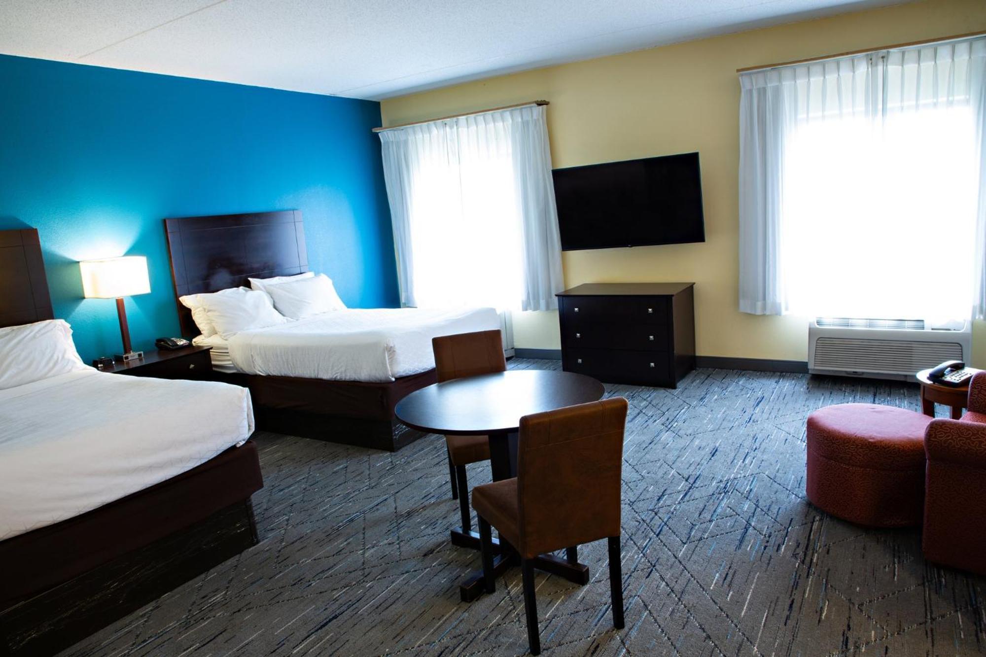 Holiday Inn Express & Suites Harrisburg West Меканиксберг Экстерьер фото