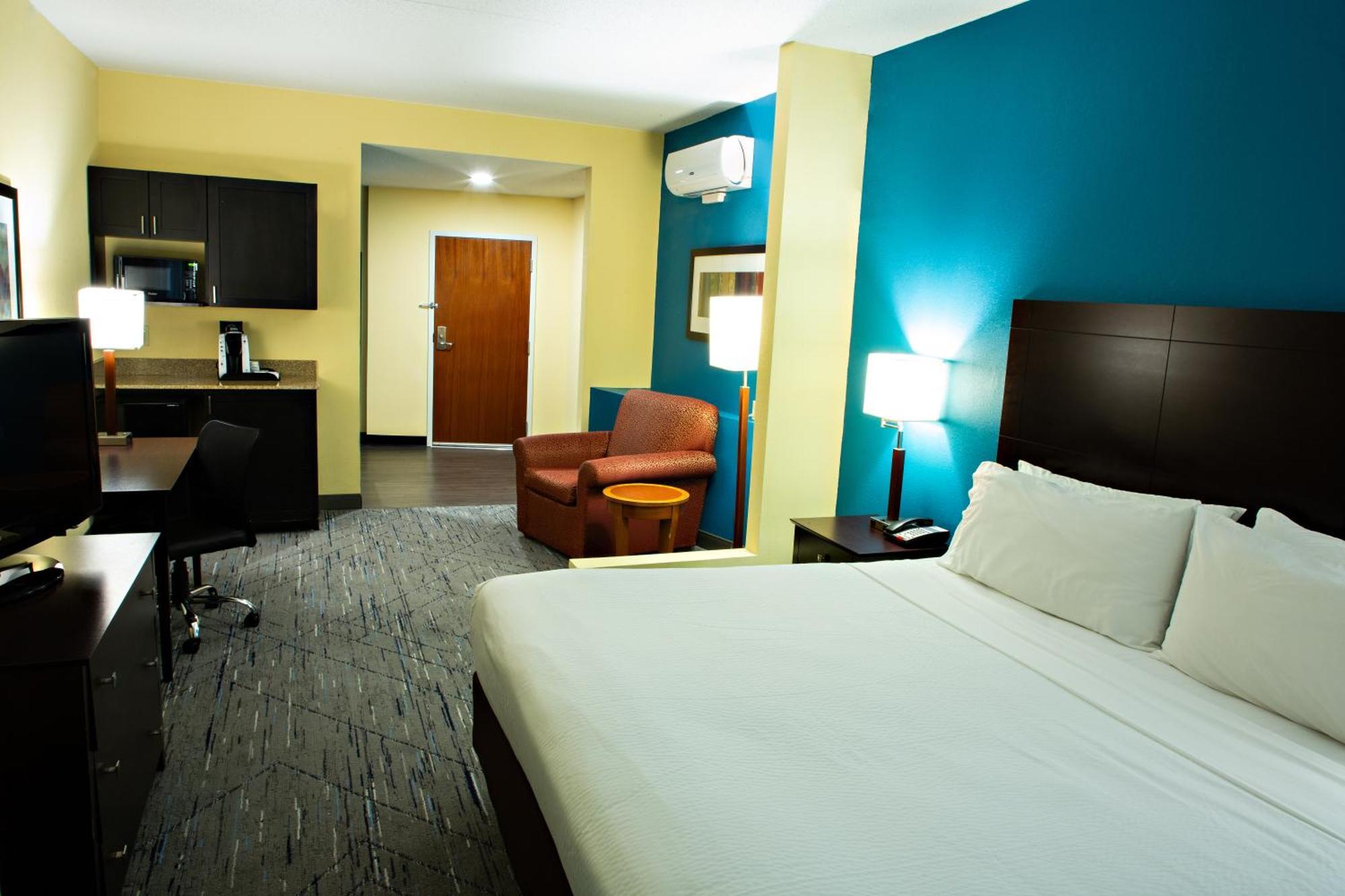 Holiday Inn Express & Suites Harrisburg West Меканиксберг Экстерьер фото