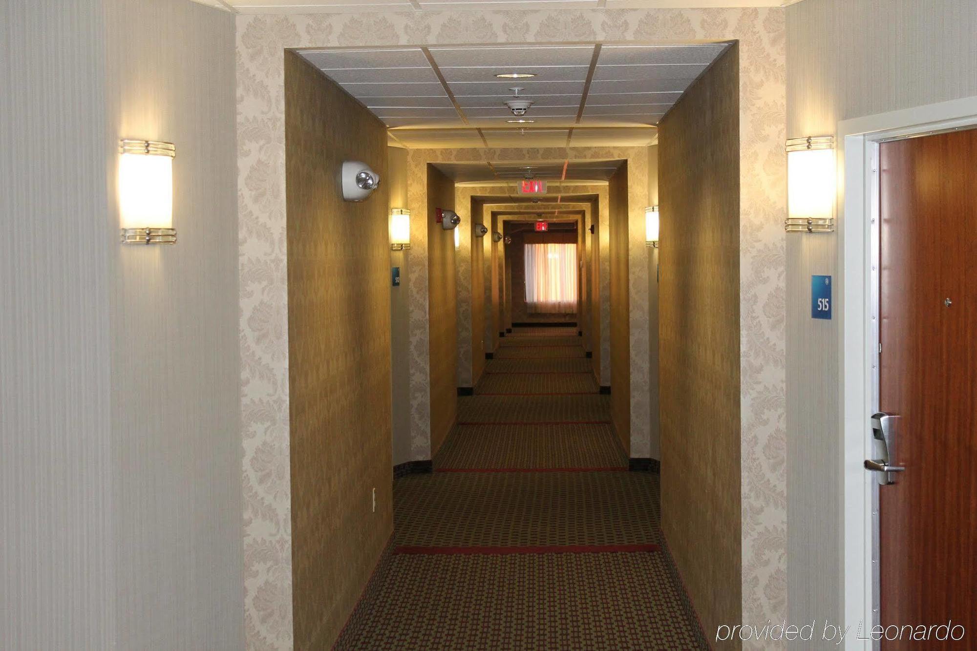 Holiday Inn Express & Suites Harrisburg West Меканиксберг Экстерьер фото